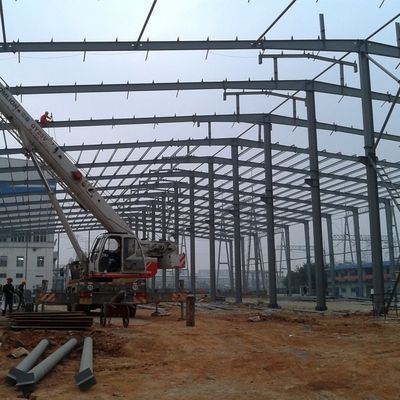 البناء المعدني المقاوم للرياح الهيكل الفولاذي الصلب عالي المقاومة