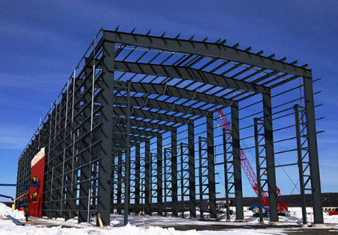 الهيكل الصناعي الحديث المجهز من الفولاذ ورشة عمل كبيرة مع تصميم خفيف للورش التطبيق